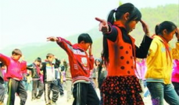小学生跳舞的视频,小学生活力四射的舞蹈风采